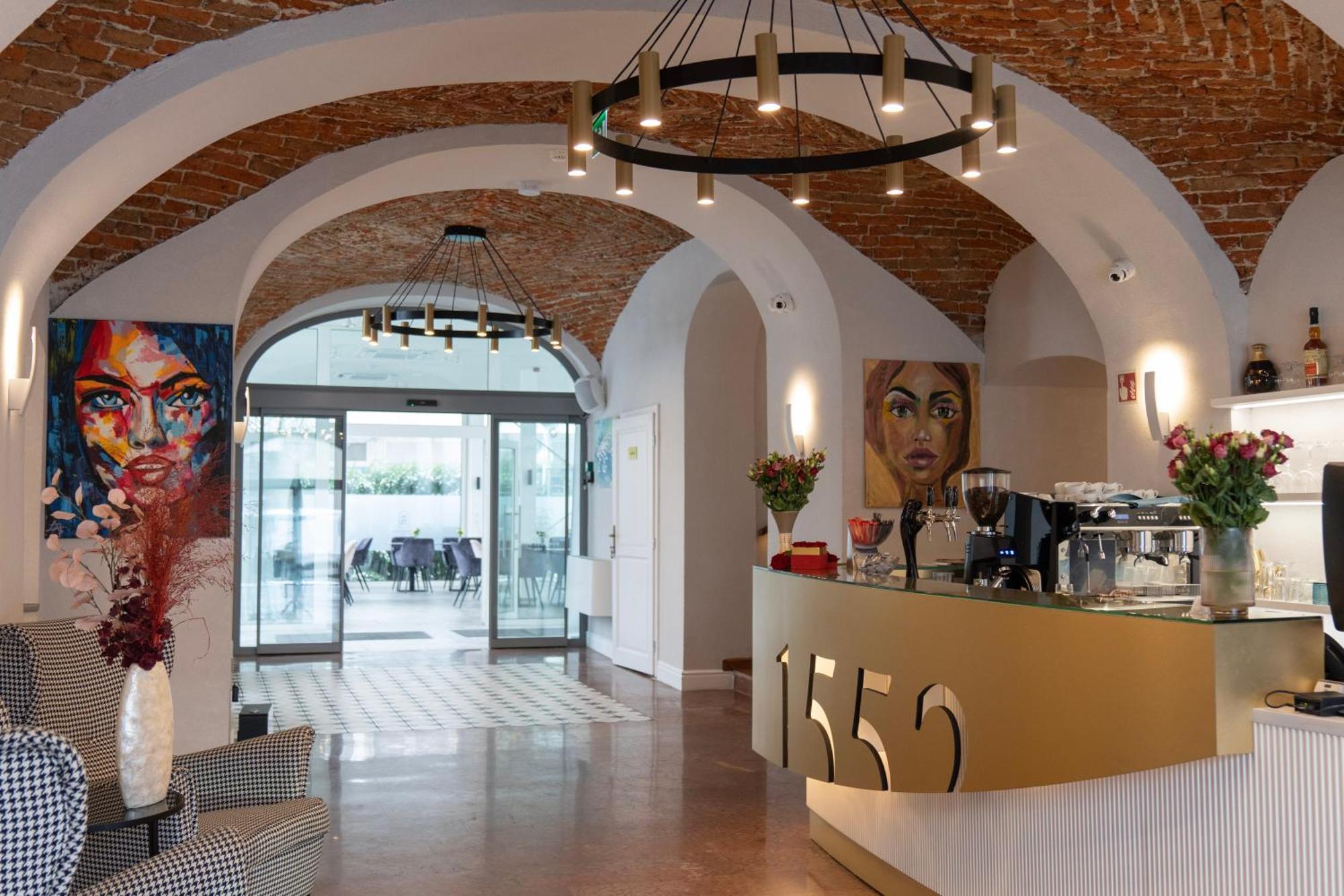 1552 Boutique Hotel Eger Esterno foto
